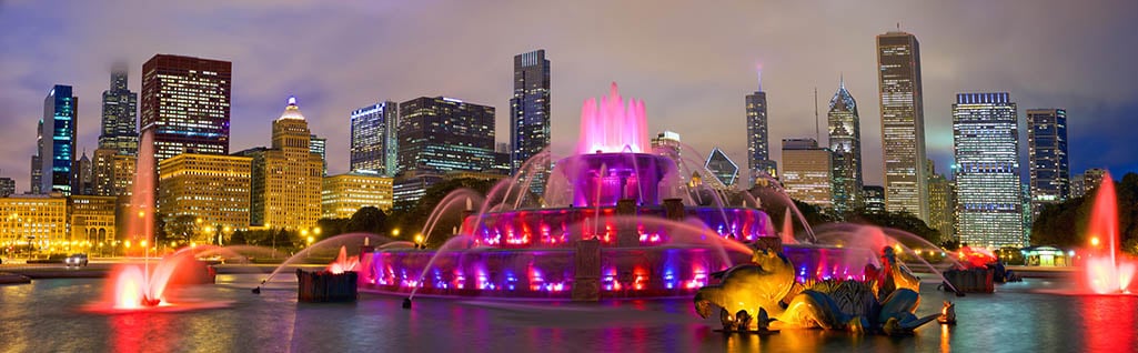Chicago Illinois skyline and Buckingham Fountain at dusk